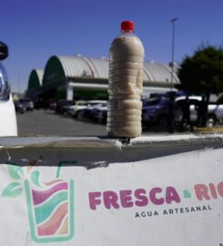 Fresca & Rica "Agua Artesanal"